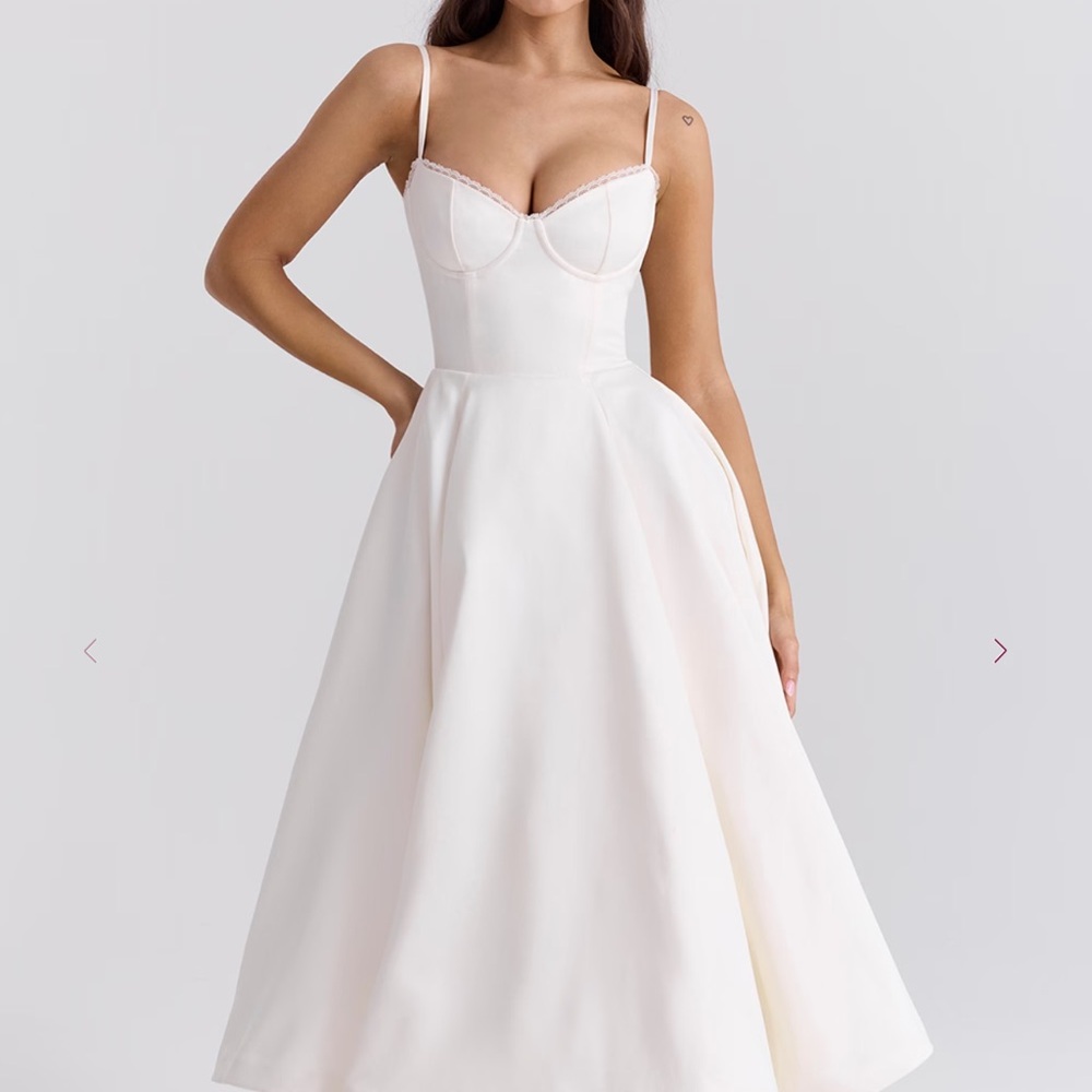 House of CB MADEMOISELLE with Bigger Cup